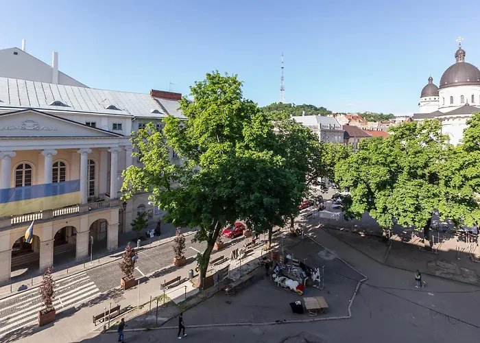 Квартира Віп В Центрі На Вулиці Проспект Свободи 22 Біля Оперного Театру Біля Вернісажу